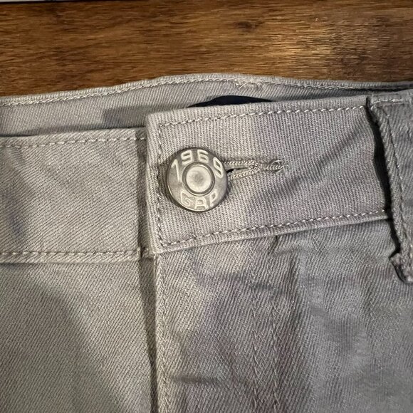 5/$20 Gap Hadley grey denim shorts size 4 - Picture 2 of 5